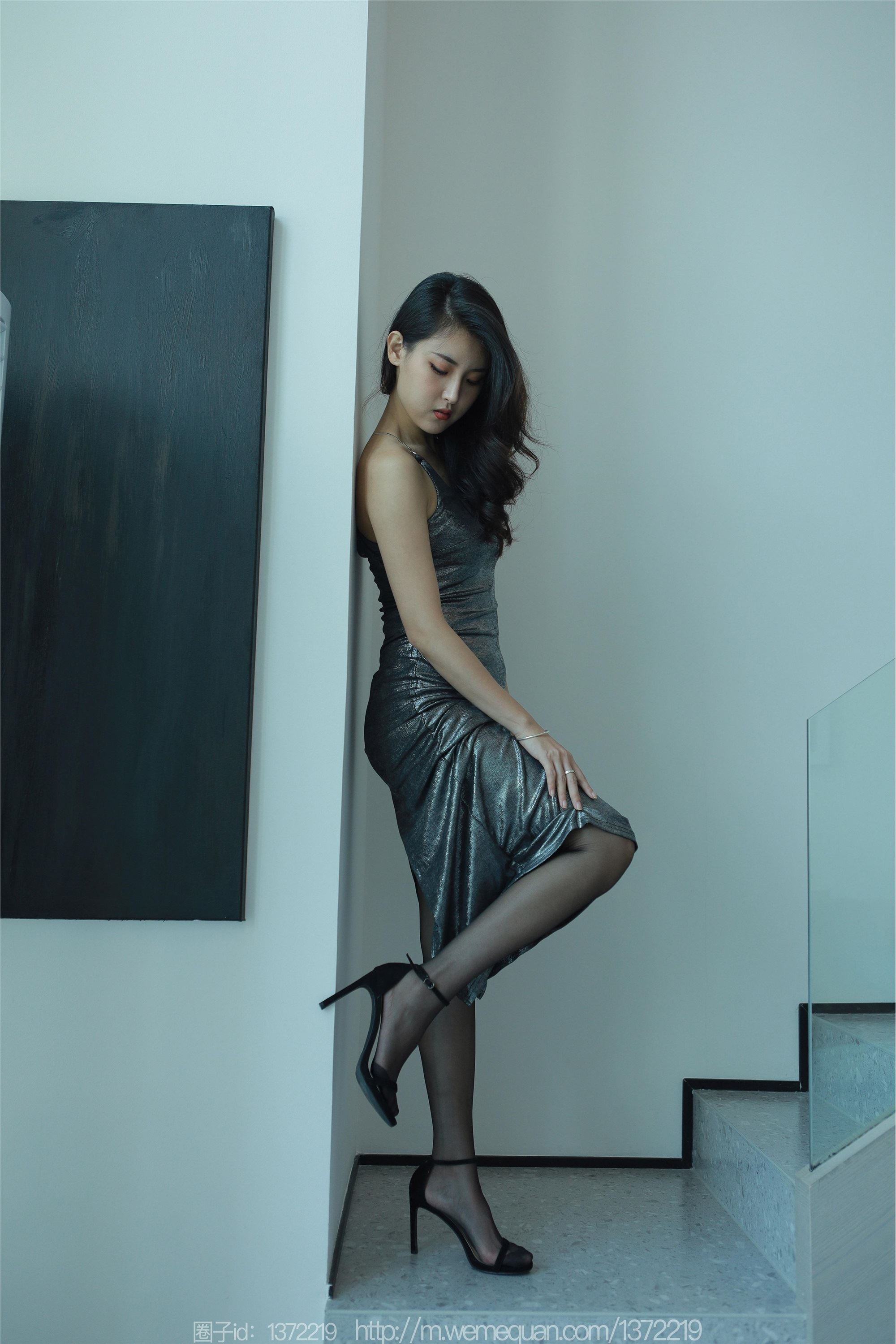 IESS异思趣向  2023.06.29 丝享家 1467 小宝《液体金属裙》